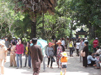 KHÁCH DU LỊCH ĐẾN SÓC TRĂNG TRONG 5 THÁNG ĐẦU NĂM 2012