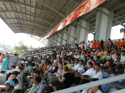 SÓC TRĂNG SẼ HỖ TRỢ VÉ NGỒI CHO DU KHÁCH ĐẾN XEM HỘI ĐUA GHE NGO NĂM 2013