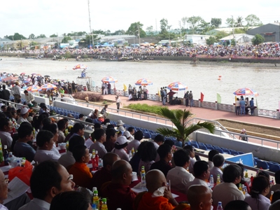 KHỞI ĐỘNG CHO FESTIVAL - ĐUA GHE NGO ĐỒNG BÀO KHMER ĐỒNG BẰNG SÔNG CỬU LONG - SÓC TRĂNG LẦN THỨ I/2013