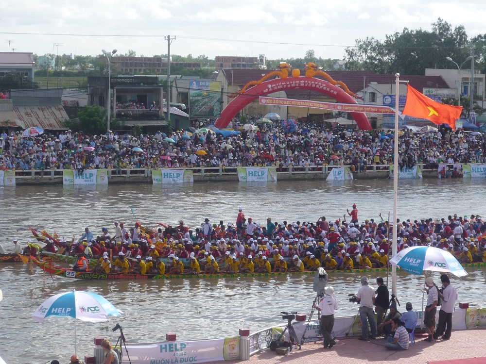 KHAI MẠC HỘI CHỢ TRIỂN LÃM THƯƠNG MẠI-DU LỊCH OOC-OM-BOC SÓC TRĂNG 2012