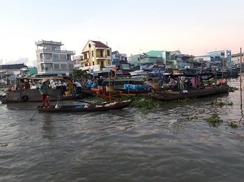 TRUNG TÂM TTXTDL TỈNH CÙNG PHÒNG VHTT VÀ UBND CÁC XÃ LIÊN QUAN KHẢO SÁT TÌNH HÌNH HOẠT ĐỘNG DU LỊCH CỦA ĐỊA PHƯƠNG.