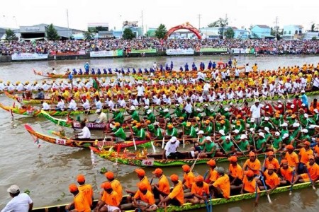 SÓC TRĂNG CHUẨN BỊ TỔ CHỨC LỄ HỘI OÓC – OM- BÓC - ĐUA GHE NGO 2016