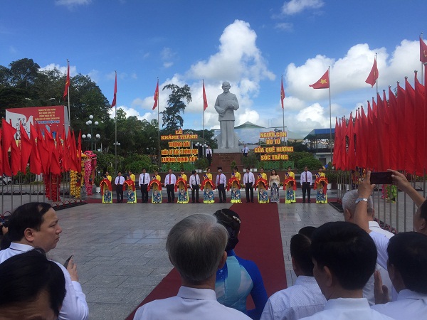 LỄ KHÁNH THÀNH TƯỢNG ĐÀI GIÁO SƯ - BÁC SĨ NÔNG HỌC LƯƠNG ĐỊNH CỦA