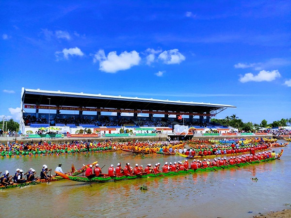 VIỆT NAM XÂY DỰNG THƯƠNG HIỆU DU LỊCH VĂN HÓA DỰA TRÊN GIÁ TRỊ DI SẢN VÀ VĂN HÓA ẨM THỰC